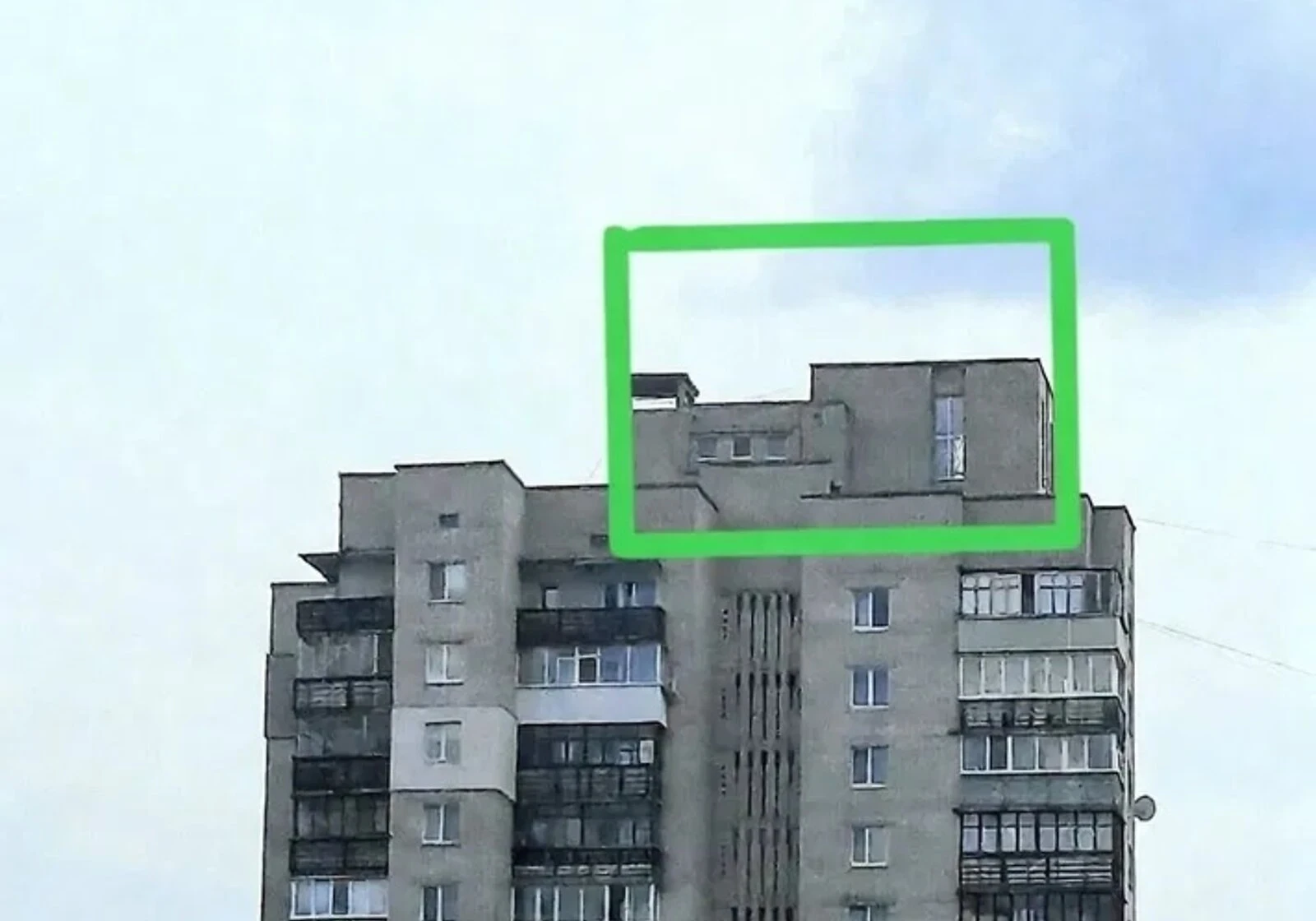 Спеціальне приміщення, 12-й мікрорайон: 3 приміщення, відкритий простір