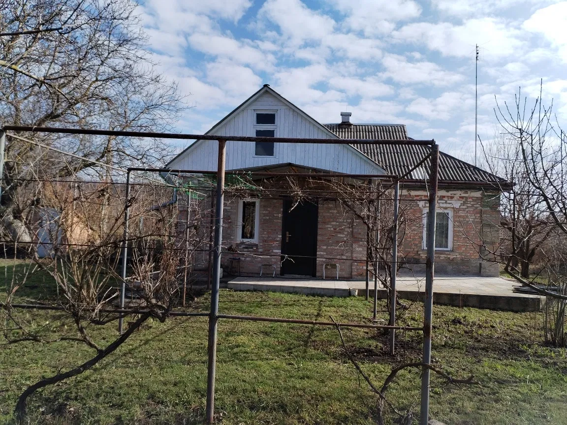 Будинок, Колодна: 25 соток, пічне опалення, поруч річка - фото 1