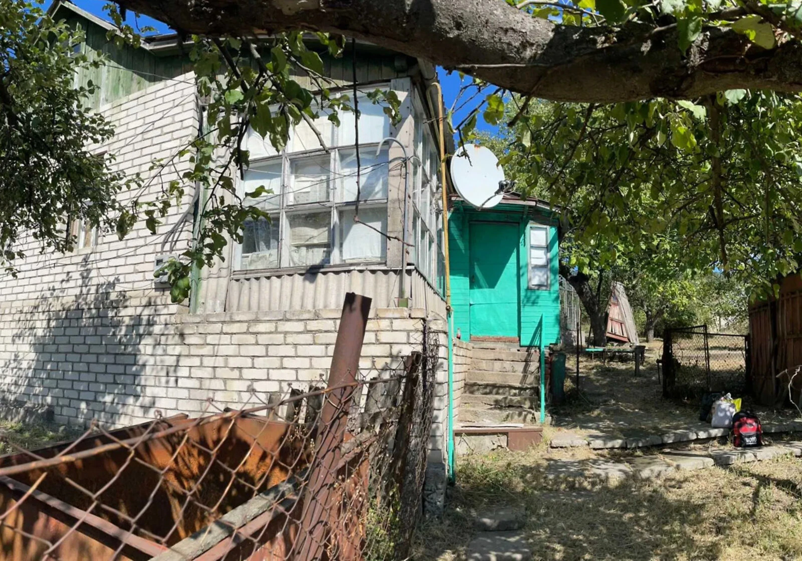 Будинок, Високий: сад, господарські будівлі - фото 1