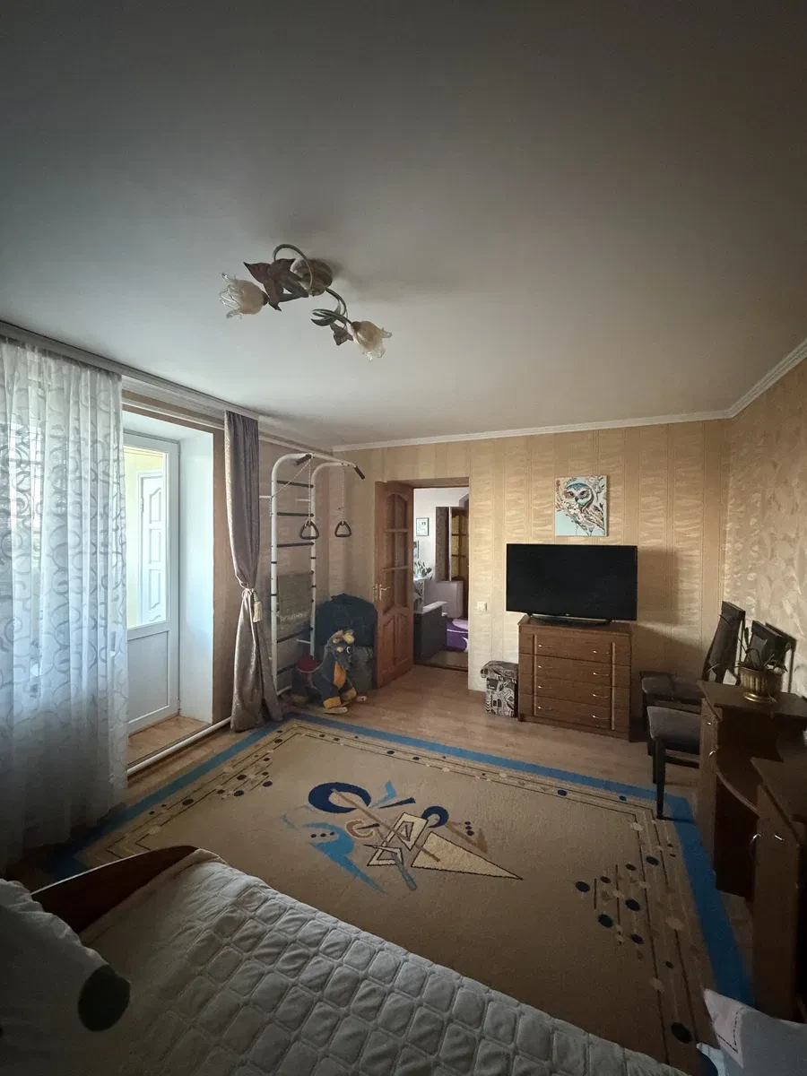4-комнатная квартира, Романов: собственный гараж, детский сад во дворе, фото 4