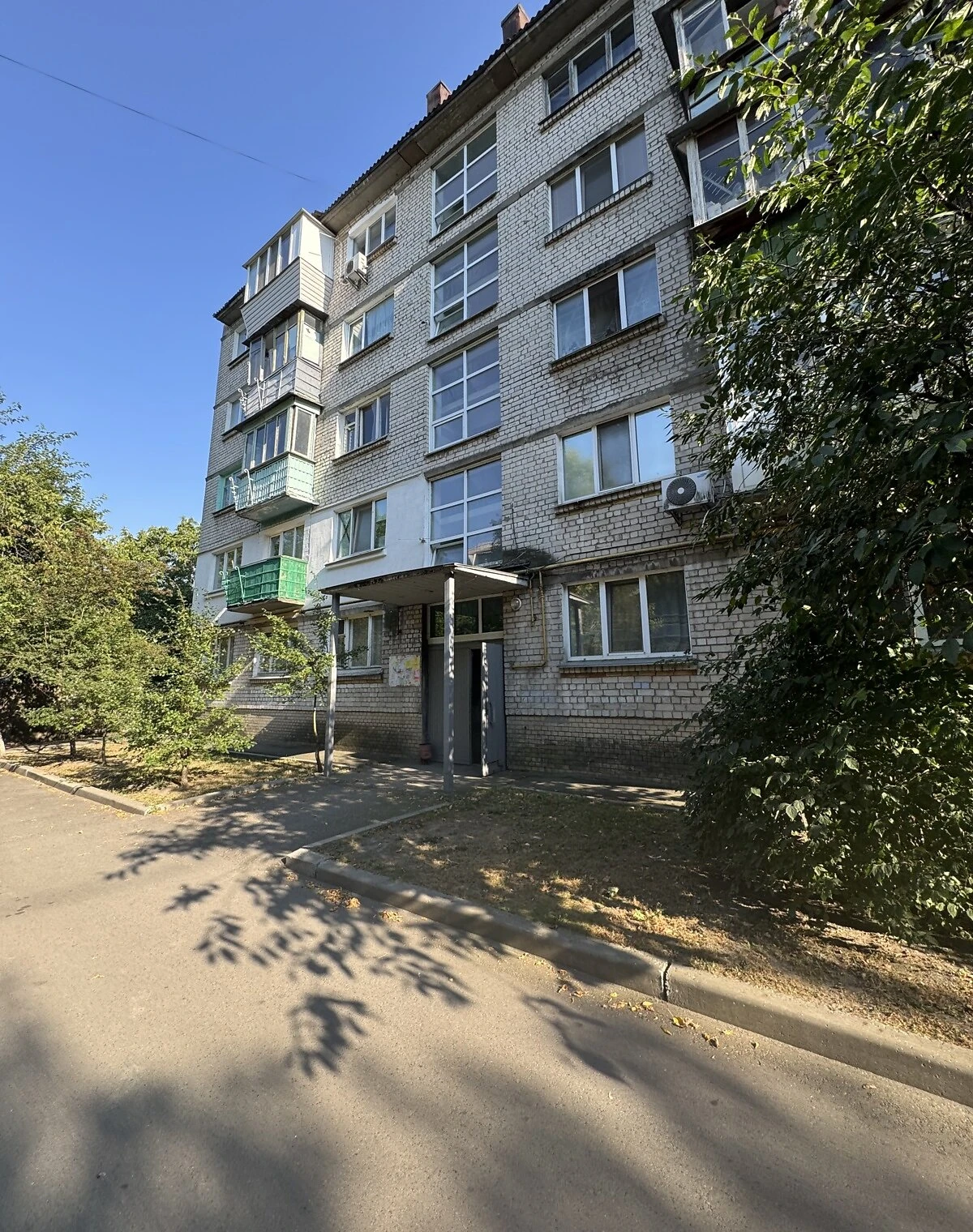 1-кімнатна квартира, Голосіївський: без ремонту, внутрішній двір