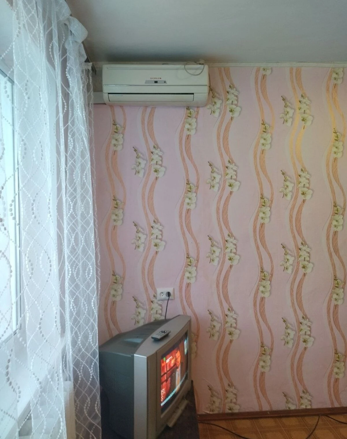 1-кімнатна квартира, Корабельний: косметичний ремонт, цегляні стіни - фото 3