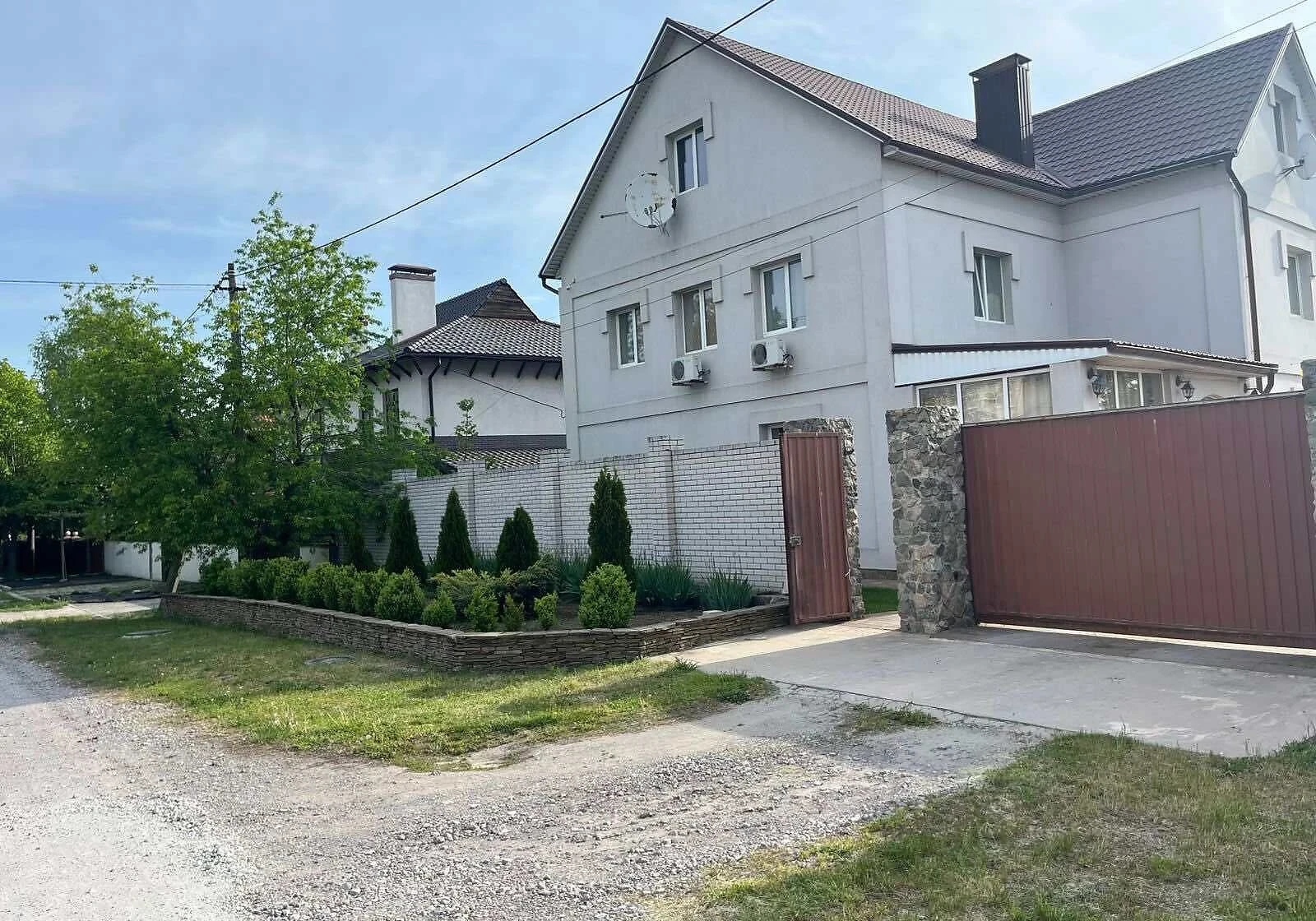 Будинок, Новокодацький: власна тераса, 4 спальні, 10 соток