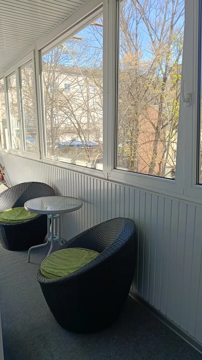 2-кімнатна квартира, Печерський: лоджія 10 м², біля Ботсаду - фото 2