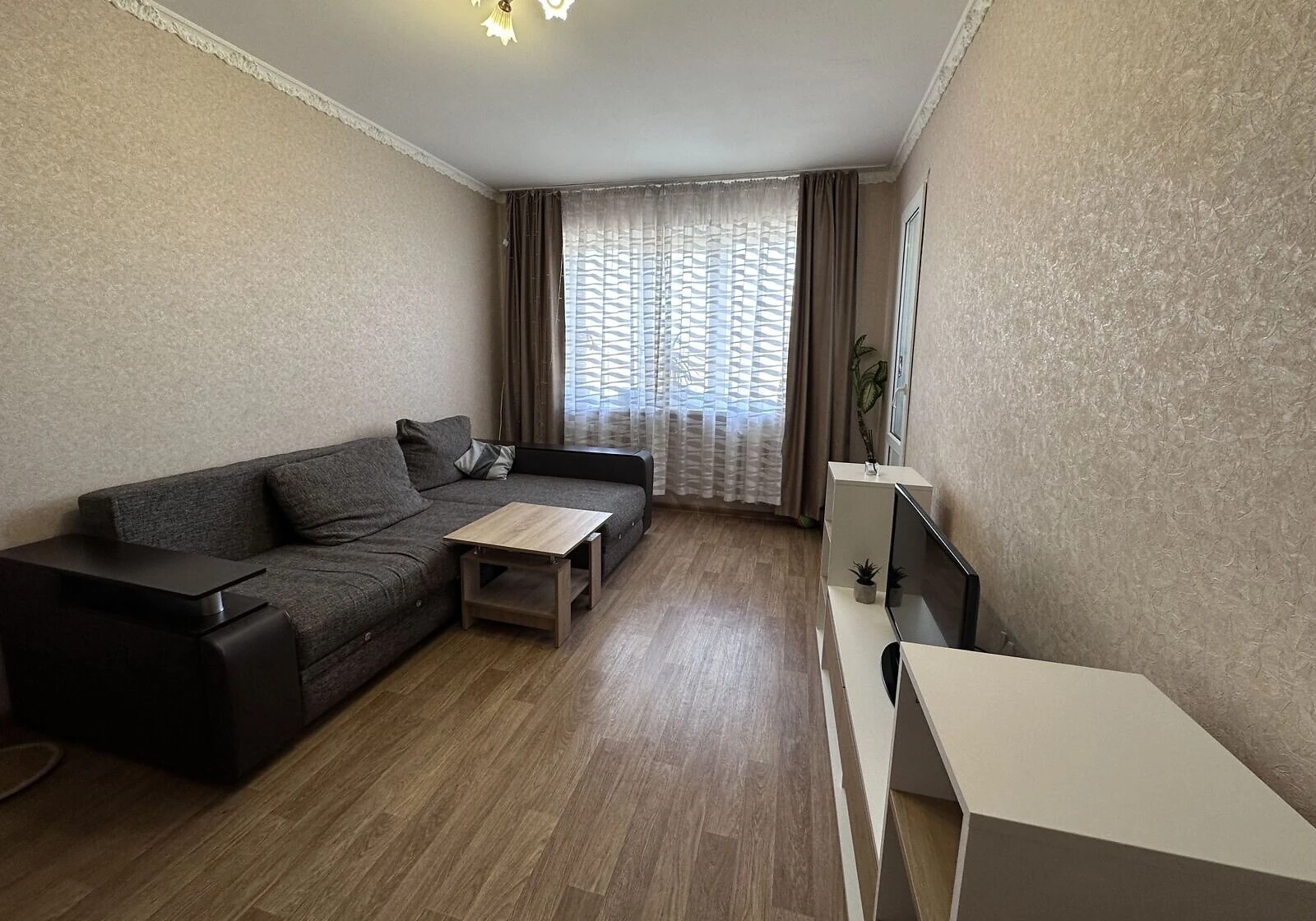 3-кімнатна квартира, Лозова: євроремонт - фото 1
