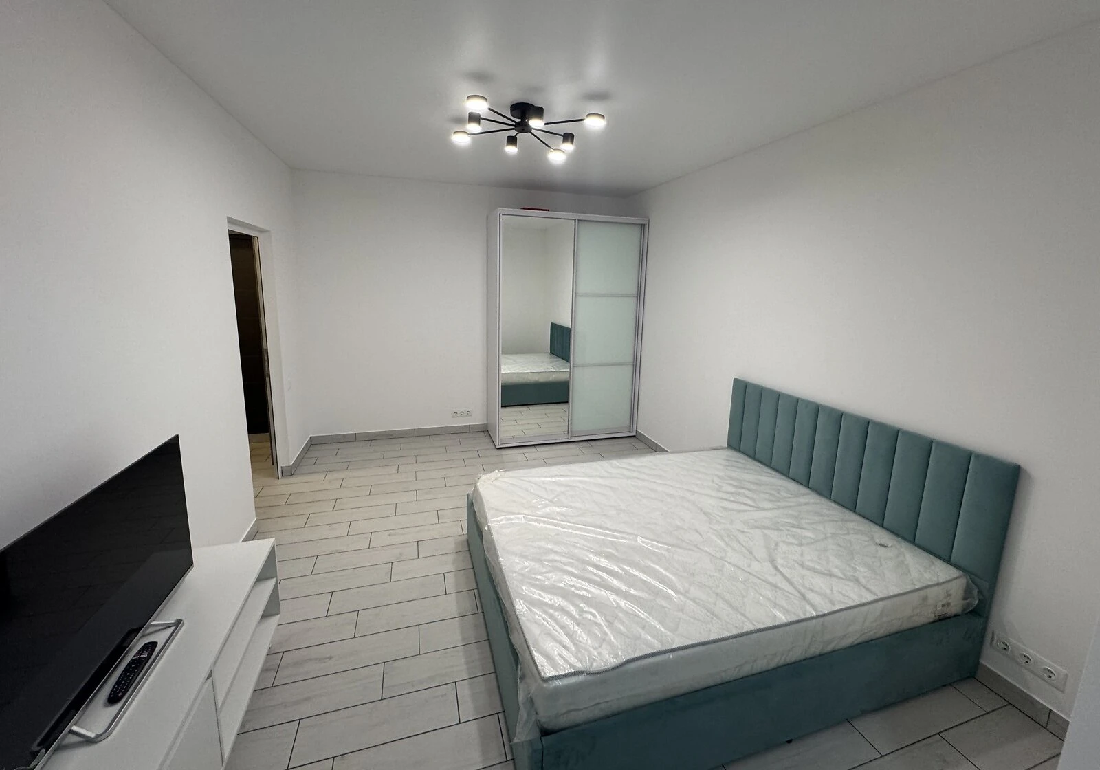 1-кімнатна квартира, Південно-Західний: кухня-студія, дизайнерський ремонт - фото 4