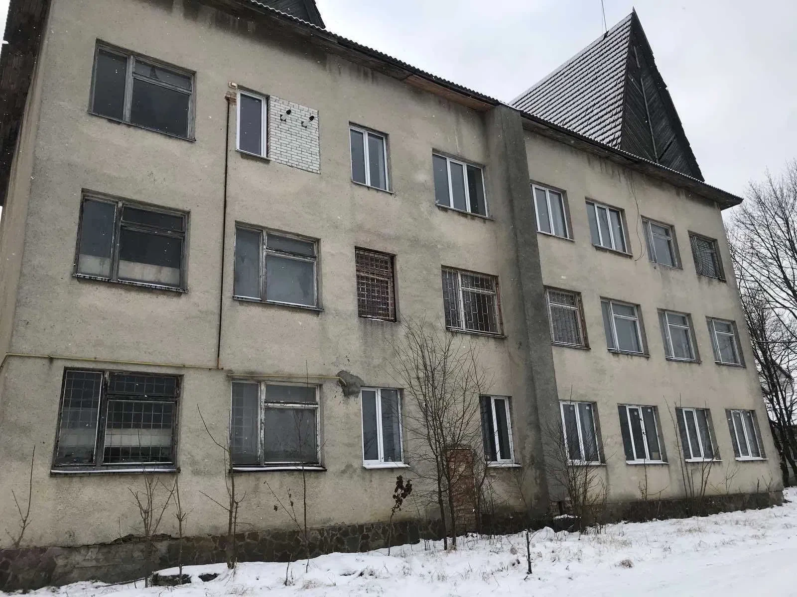 Адміністративна будівля, Долина: 3 поверхи, 42 кВт, земля 800 м² - фото 3