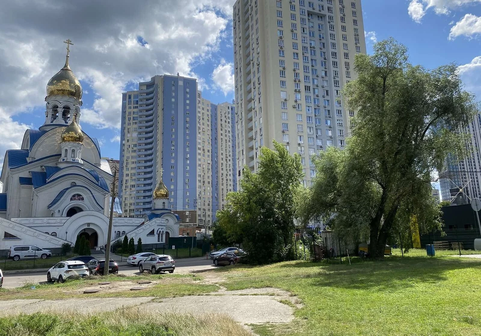 1-кімнатна квартира, Теремки-2: євроремонт, ліфт без світла, метро Іподром