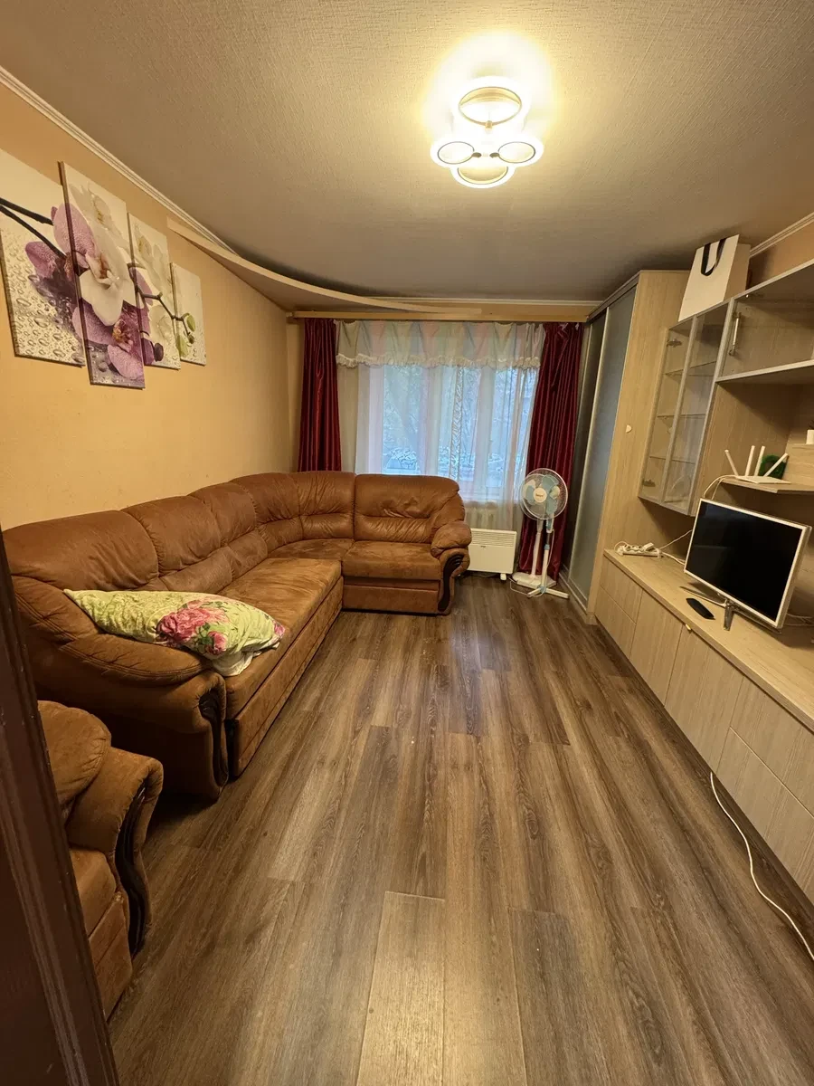 2-кімнатна квартира, Солом'янський: дві засклені лоджії, косметичний ремонт, фото 4