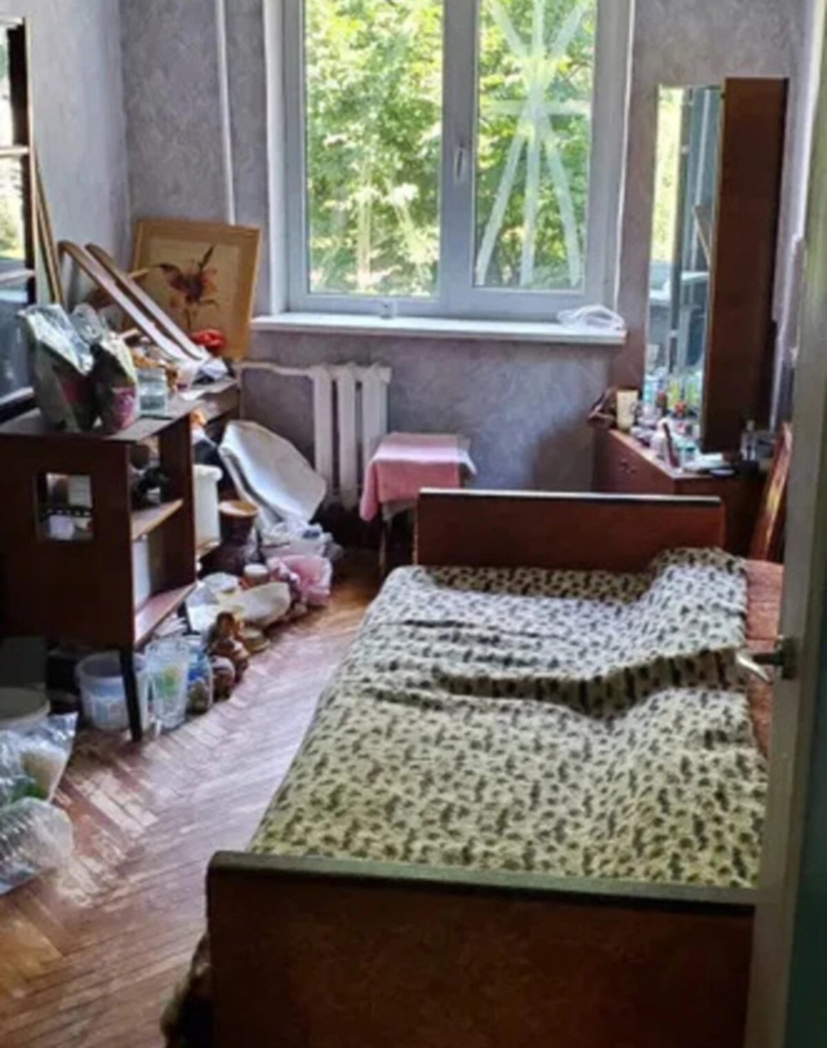 3-комнатная квартира, бульвар Жасминовый: балкон, внутренний двор - фото 3