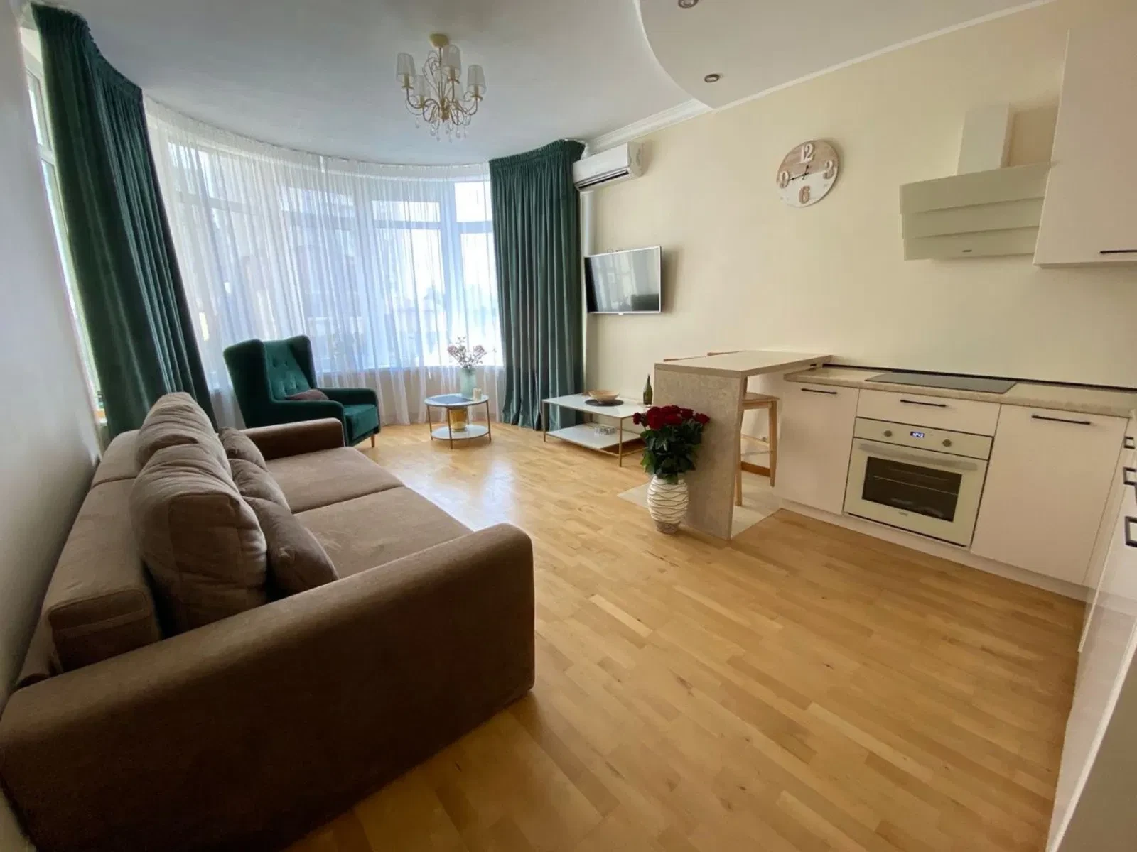 2-кімнатна квартира, Шевченківський: кухня-студія 24 м², укриття, паркінг, фото 5