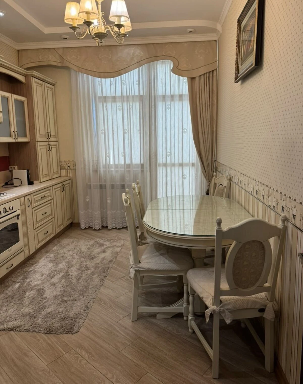 5-кімнатна квартира, Компотний: мансарда, дизайнерський ремонт, камін