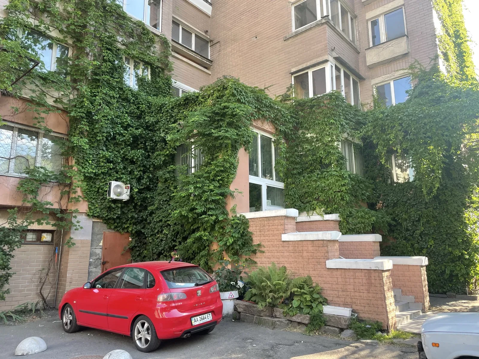 3-кімнатна квартира, Голосіївський: під комерційну нерухомість - фото 2
