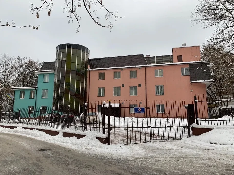 Адміністративна будівля, Голосіївський: паркомісця, охорона, 3 поверхи - фото 2