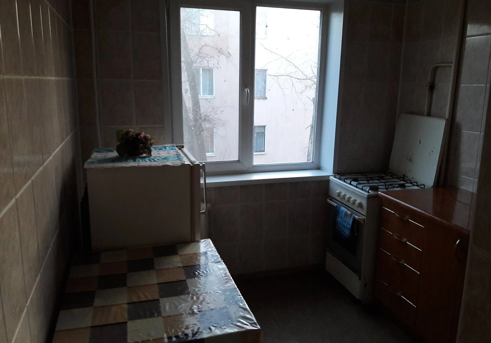 2-кімнатна квартира, Кривий Ріг: кухня 10 м², косметичний ремонт - фото 3