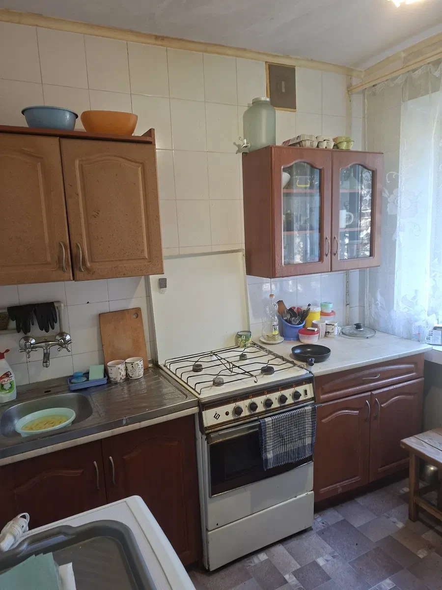 1-кімнатна квартира, Заводський: меблі й техніка