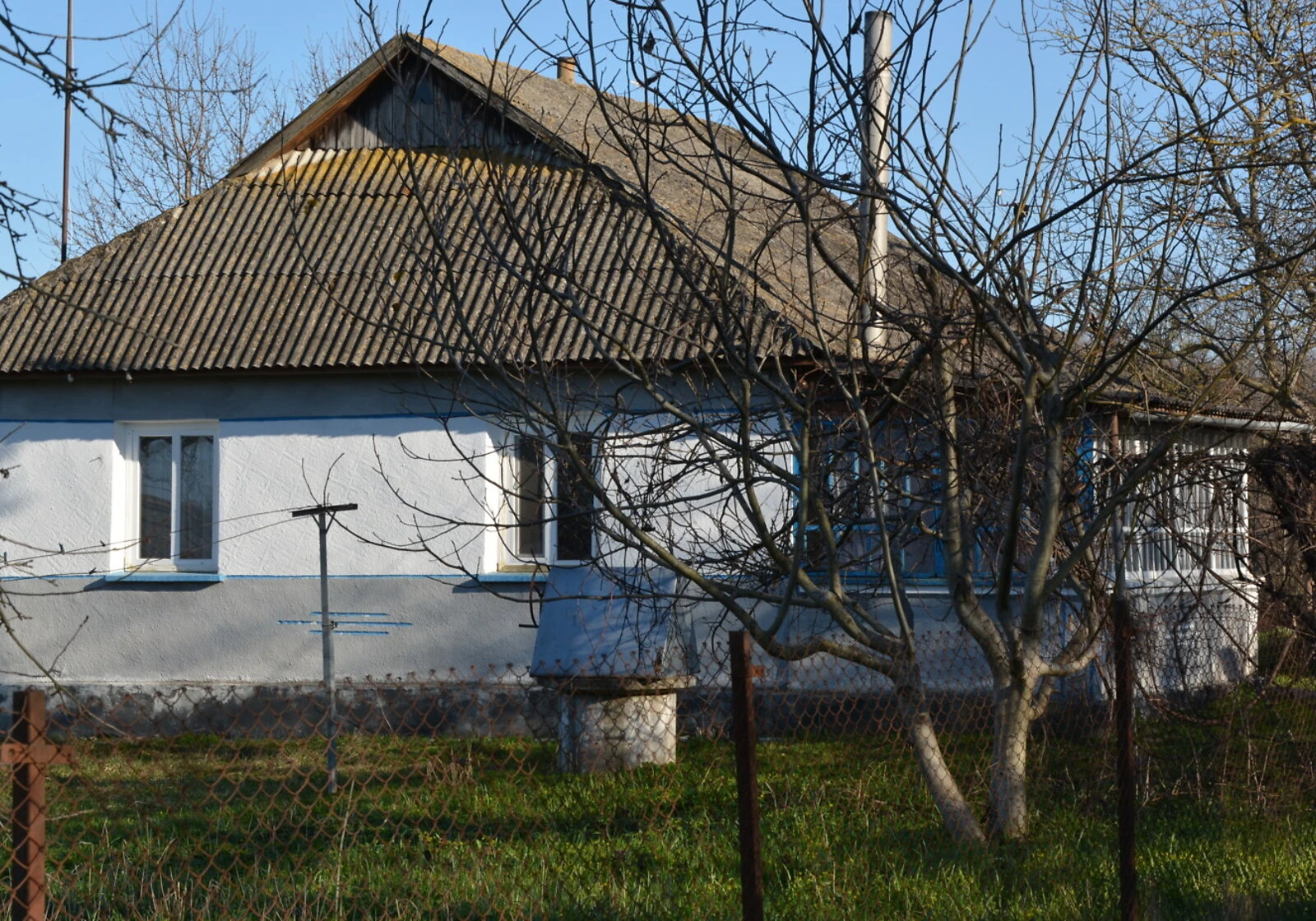 Будинок, Майдан-Вербецький: веранда, криниця - фото 2