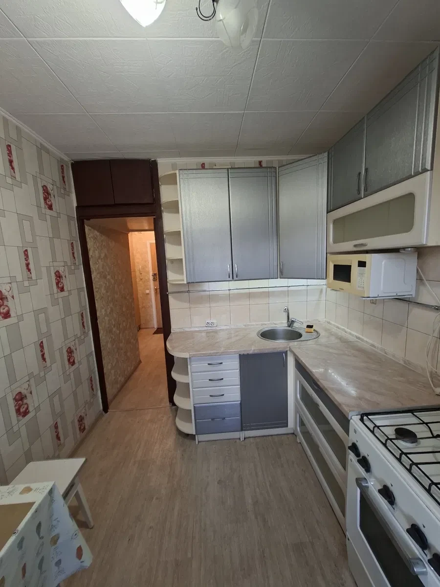 Гостинка, Святошинський: меблі й техніка в комплекті, матова кухня - фото 1