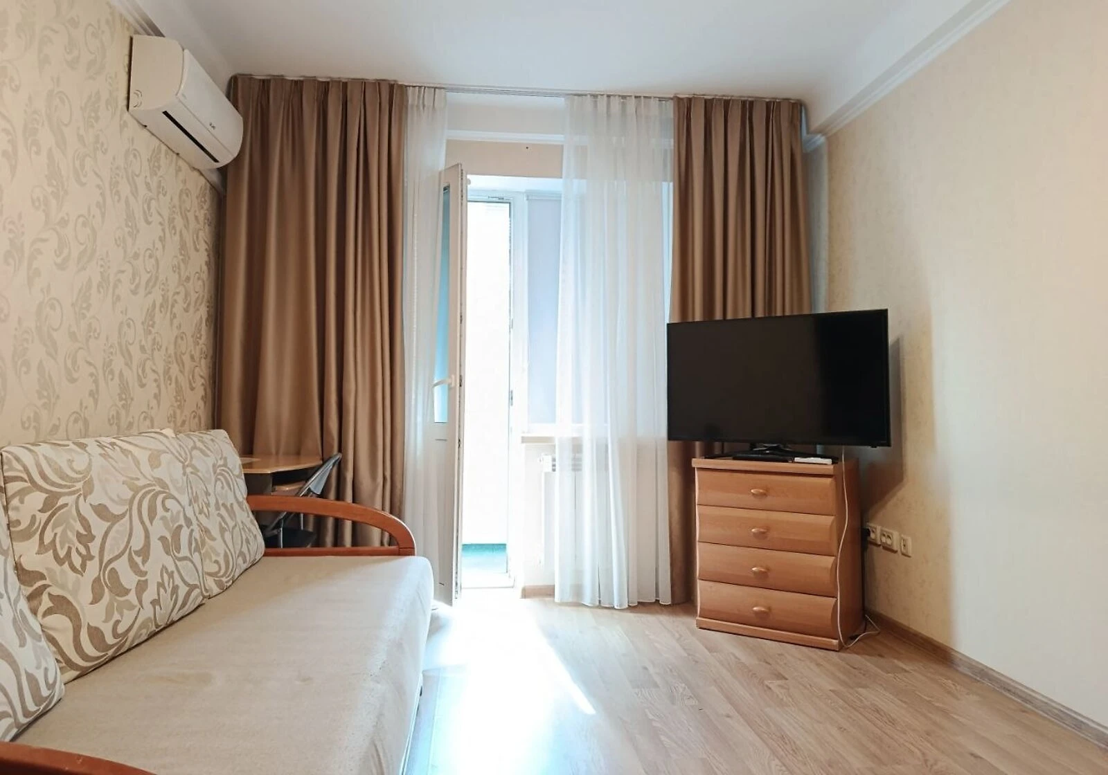 1-кімнатна квартира, Лук'янівка: євроремонт, метро Лук'янівська - фото 1