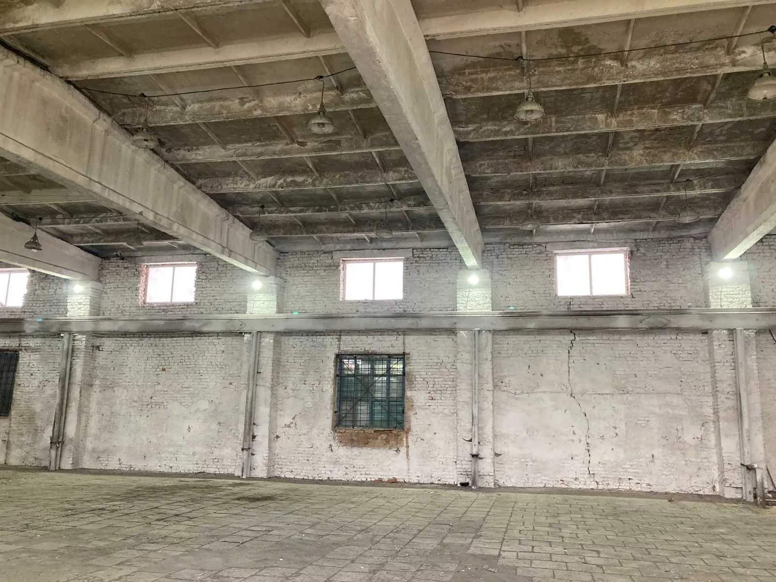 Помещение, Андрушевка: кран-балки, подстанция 400 кВА, въезд фур, фото 3