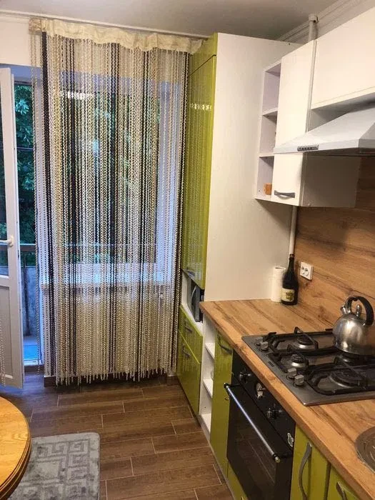 2-кімнатна квартира, Синяк: новий євроремонт, меблі та техніка