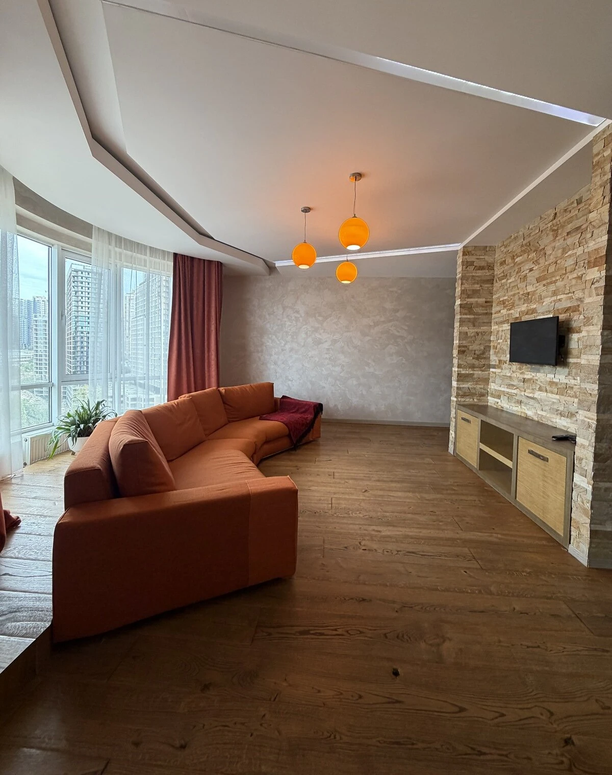3-кімнатна квартира, Печерський: дизайнерський ремонт - фото 1