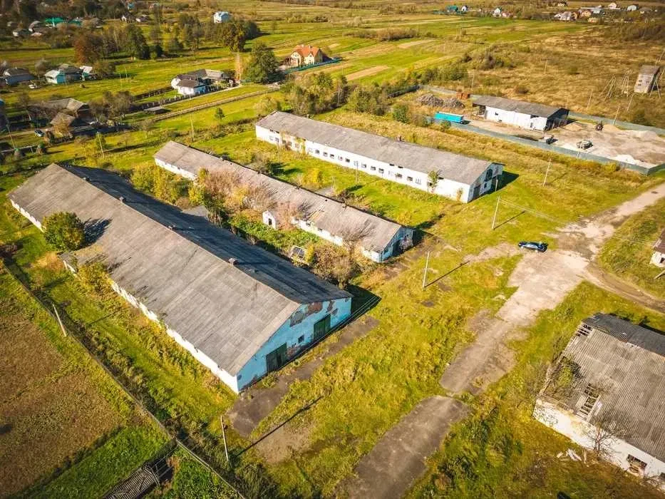 Приміщення, Раковець: колишня ферма, електрика до 250 кВт - фото 2