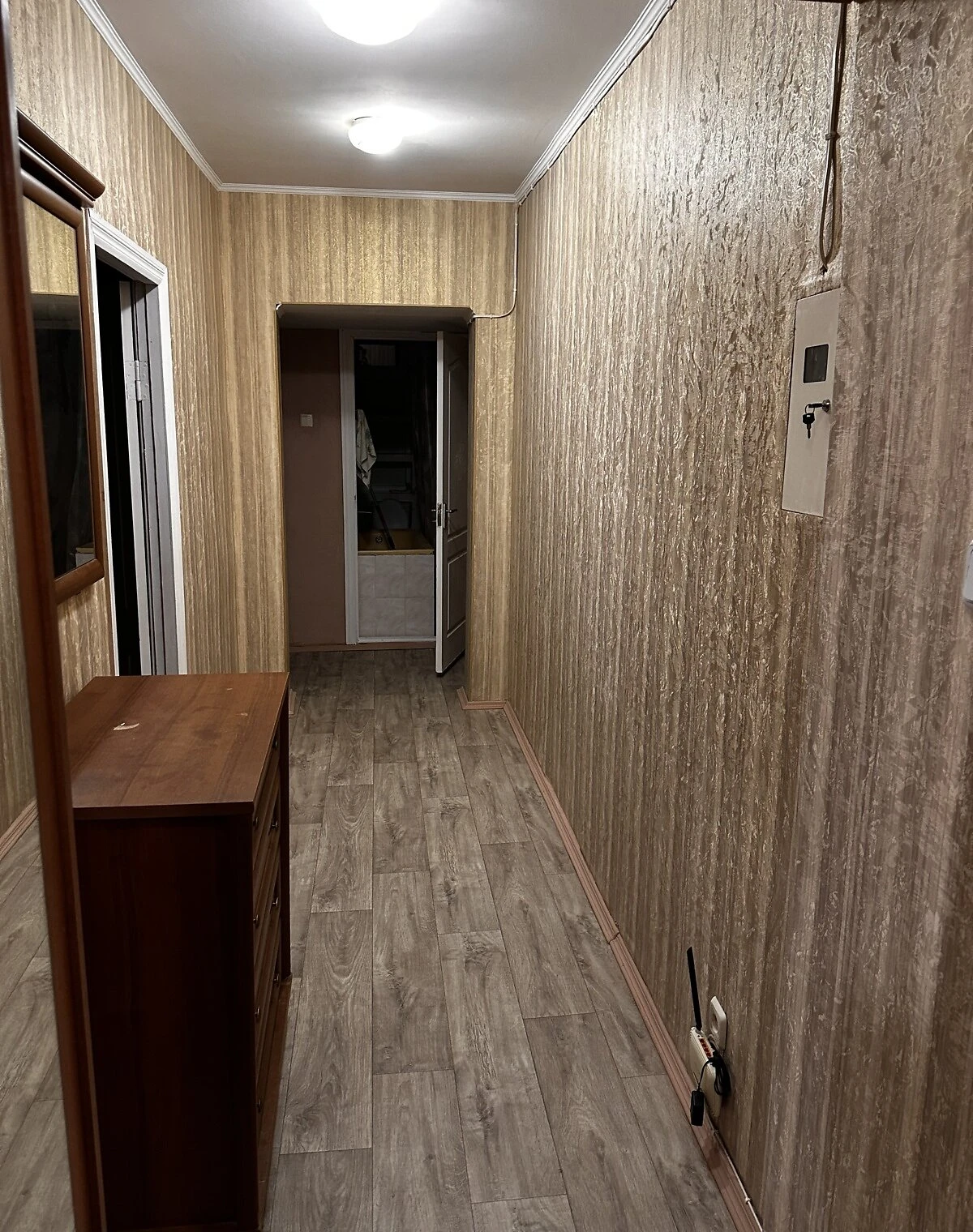 2-кімнатна квартира, Звіринець: вода й опалення без світла, метро Видубичі - фото 1