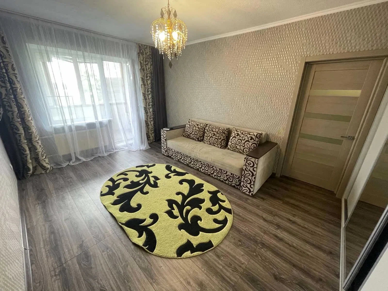 1-кімнатна квартира, Дарницький: євроремонт, метро Харківська 10 хв пішки
