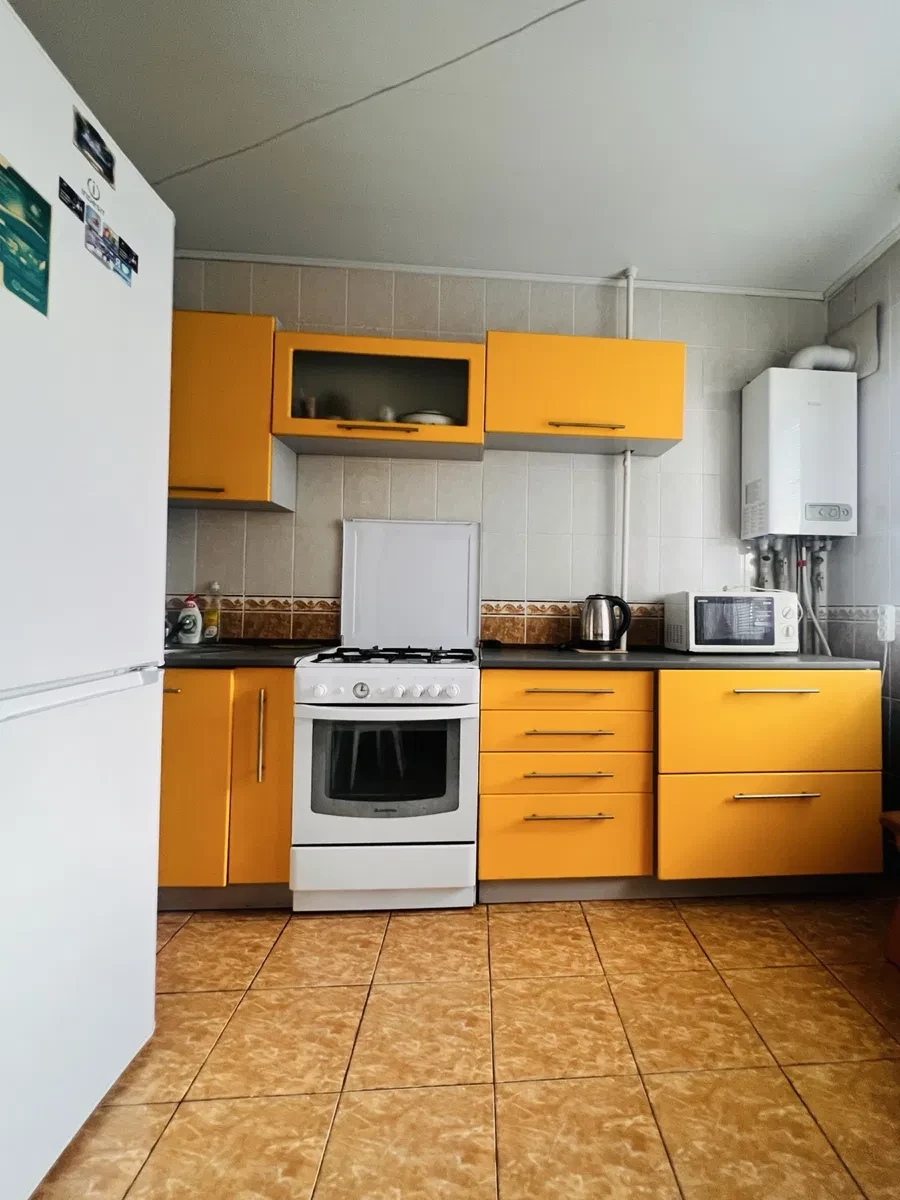 2-кімнатна квартира, Фортечний: АГВ, магазин Ятрань