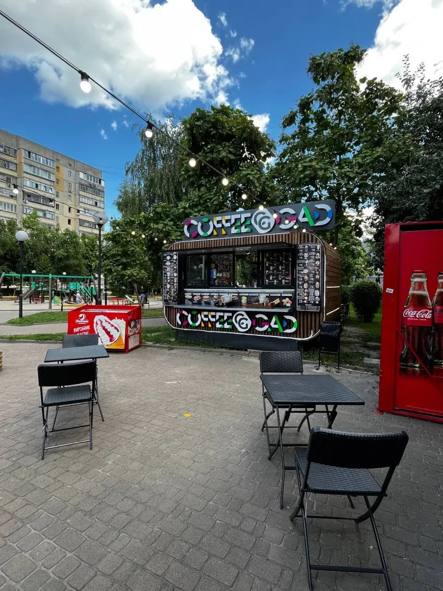 Кав’ярня, Бровари: перша оренда, тераса біля ТЦ Форум - фото 2