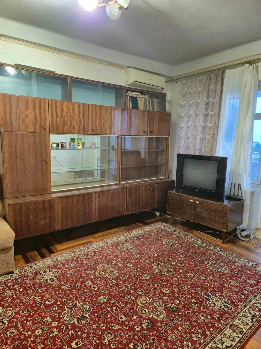 2-комнатная квартира, Александровский: лифт и отопление работают - фото 1