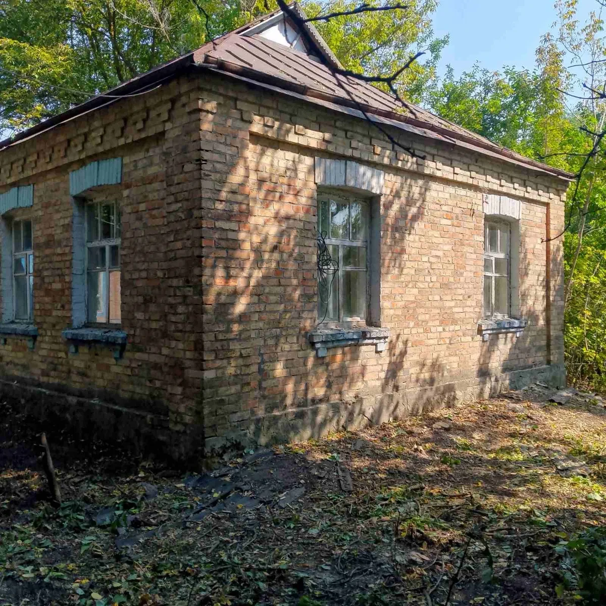 Дом, Слобода: 60 соток, берег с источником, 75 км от Киева - фото 1