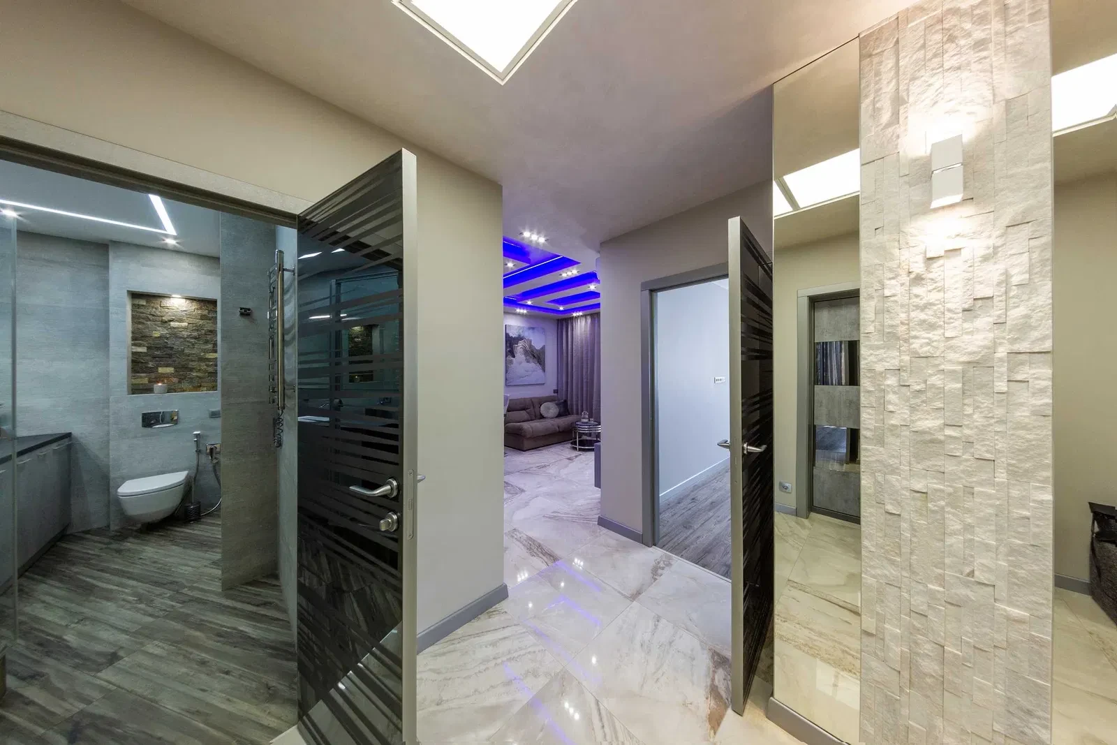 2-кімнатна квартира у ЖК SOHO Residence: 3 хв до метро, дизайнерський ремонт - фото 4