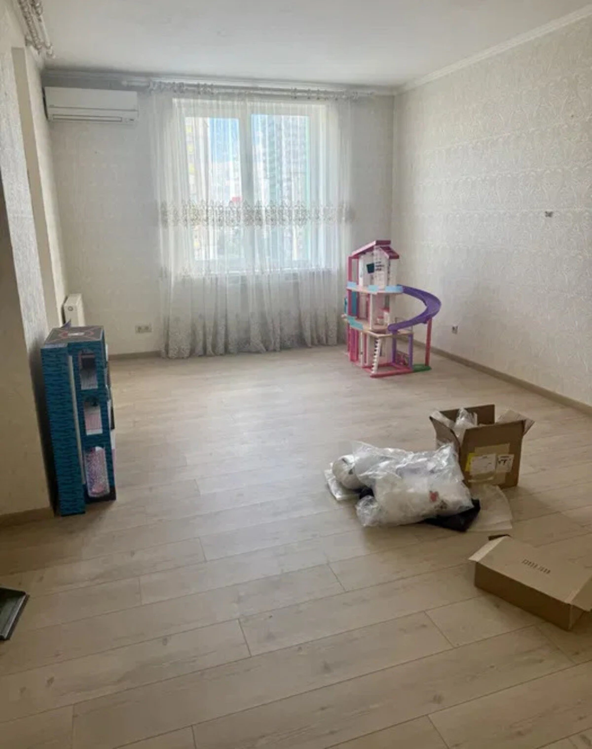 3-кімнатна квартира, Борщагівка: кухня 18.4 м², внутрішній двір - фото 2