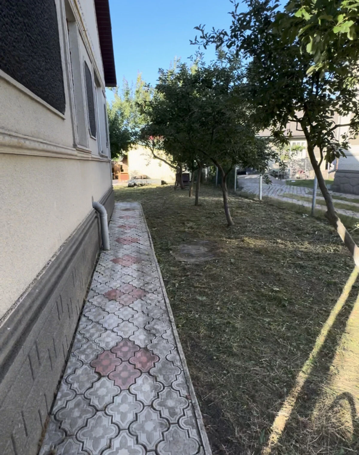 Будинок, Кельменці: веранда, гараж із підвалом, три спальні, фото 4