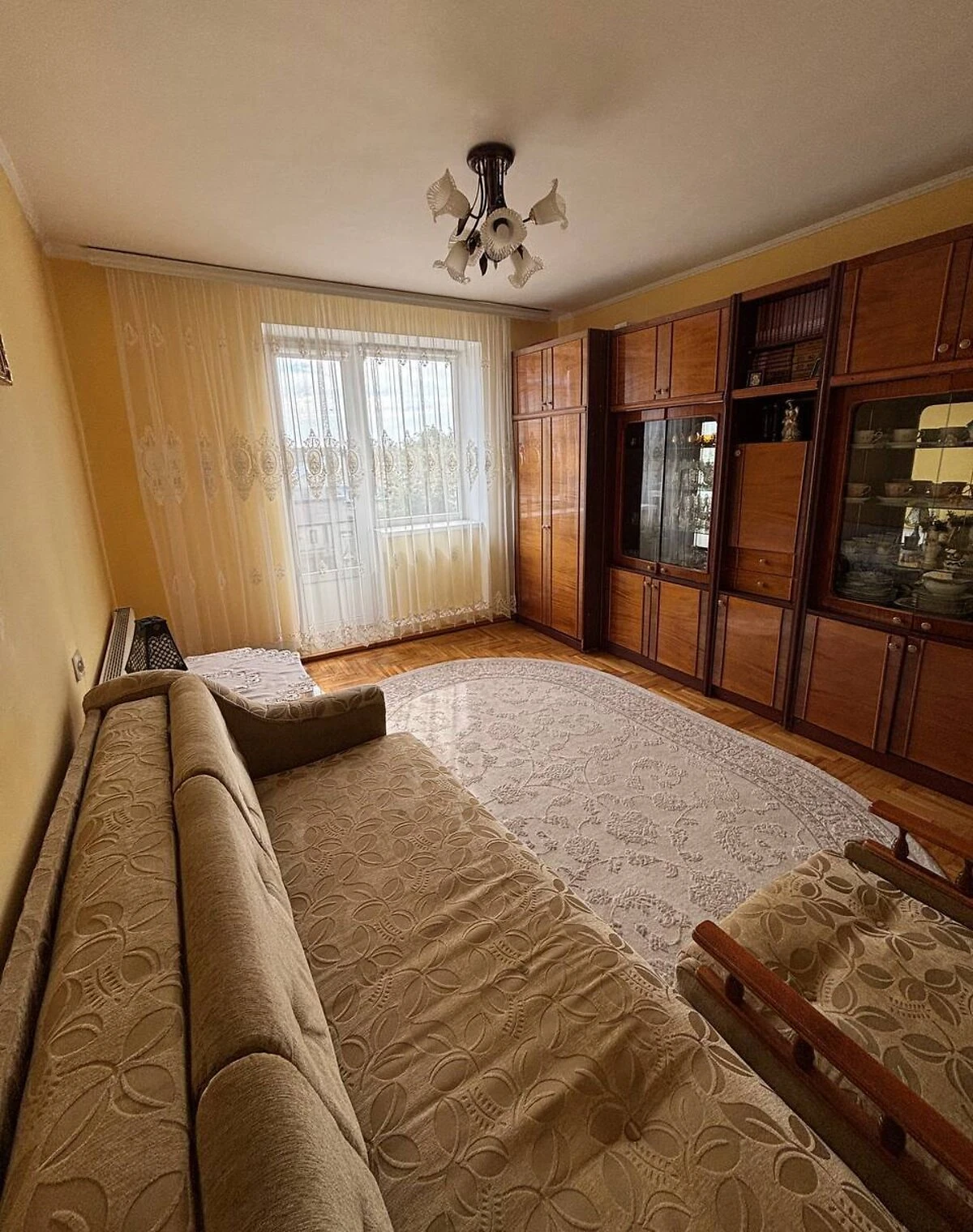 2-кімнатна квартира, Тячів: цегляний будинок, газове опалення - фото 1