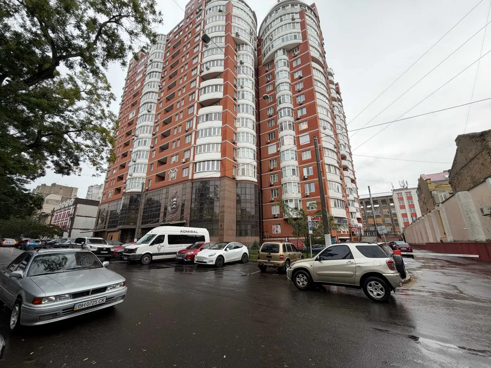3-комнатная квартира в ЖК Капитан: вид на центр и море, кухня-студия, фото 3