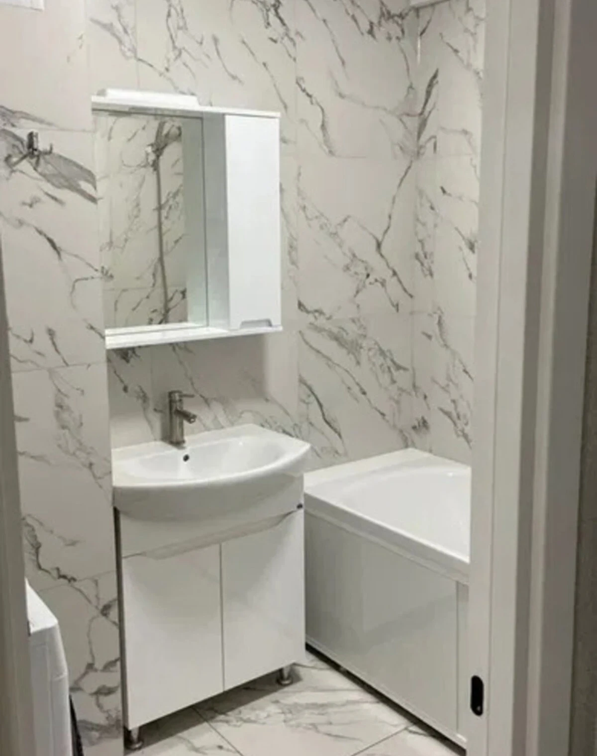 3-кімнатна квартира, Кропивницький: кухня 15 м², броньовані двері - фото 2