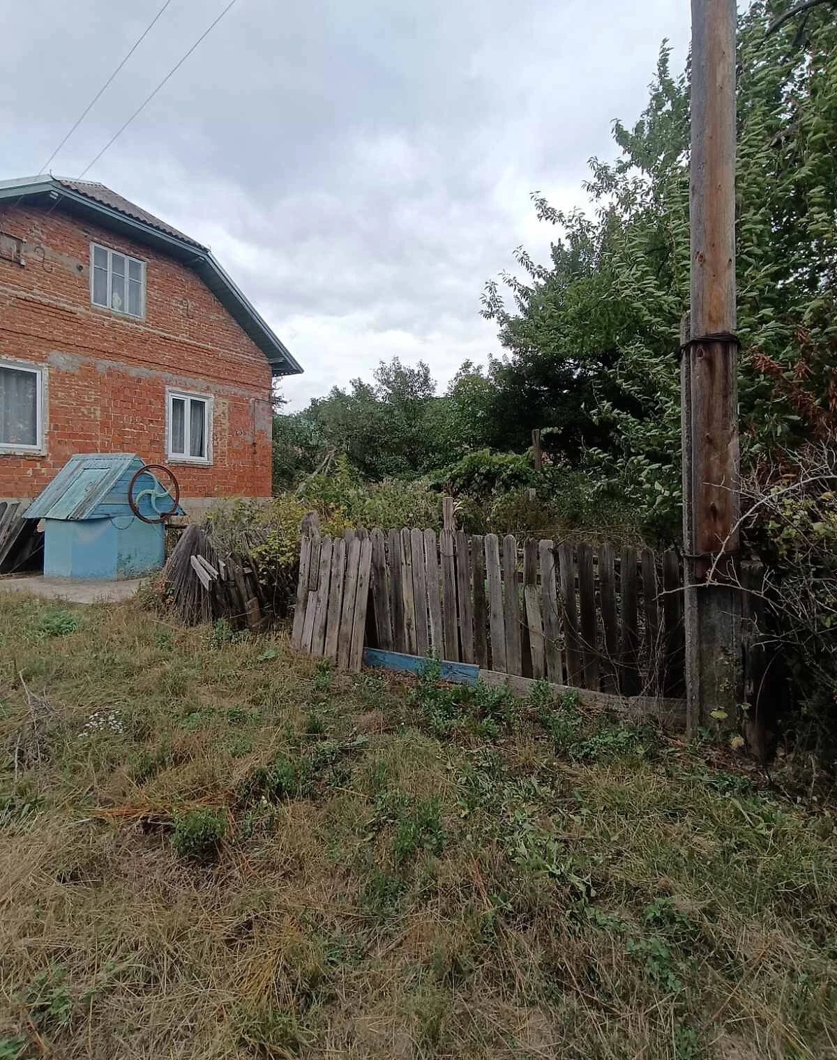 Будинок, Угринь: веранда, криниця, город - фото 2