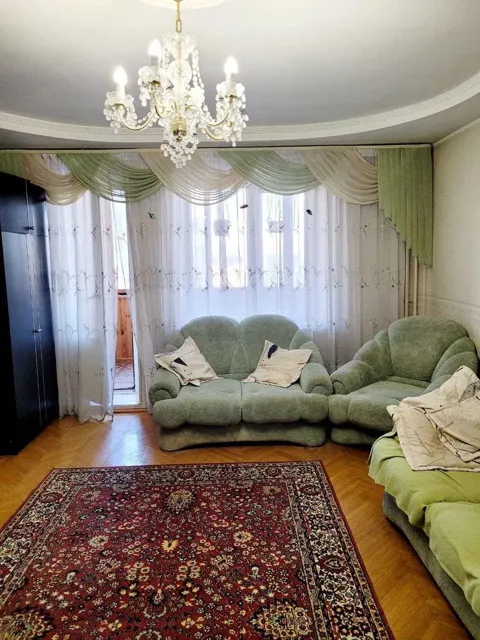 4-кімнатна квартира, Деснянський: завжди є світло, вид на церкву, фото 3