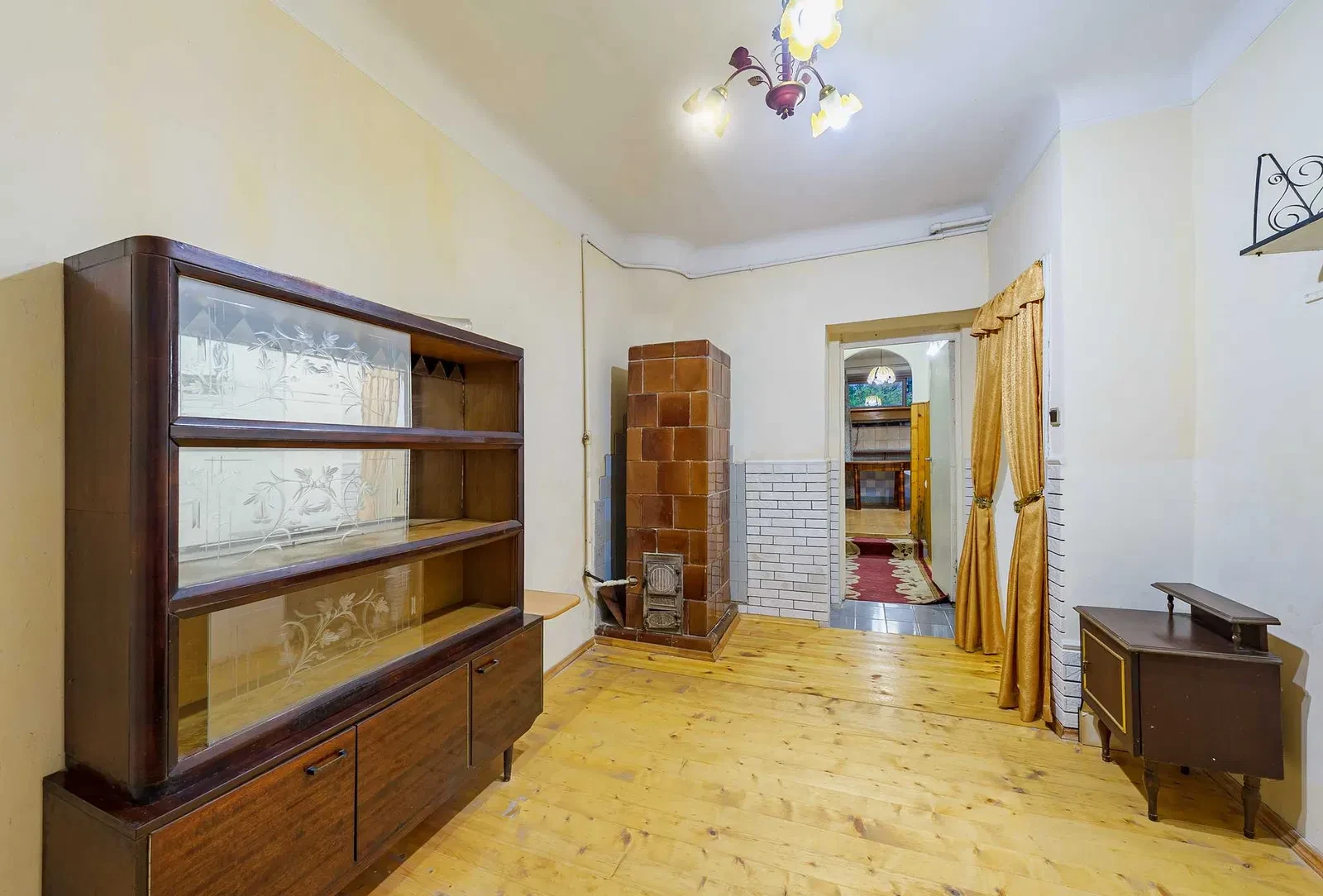 2-комнатная квартира, Франковский: сад во дворе, парковочное место - фото 2