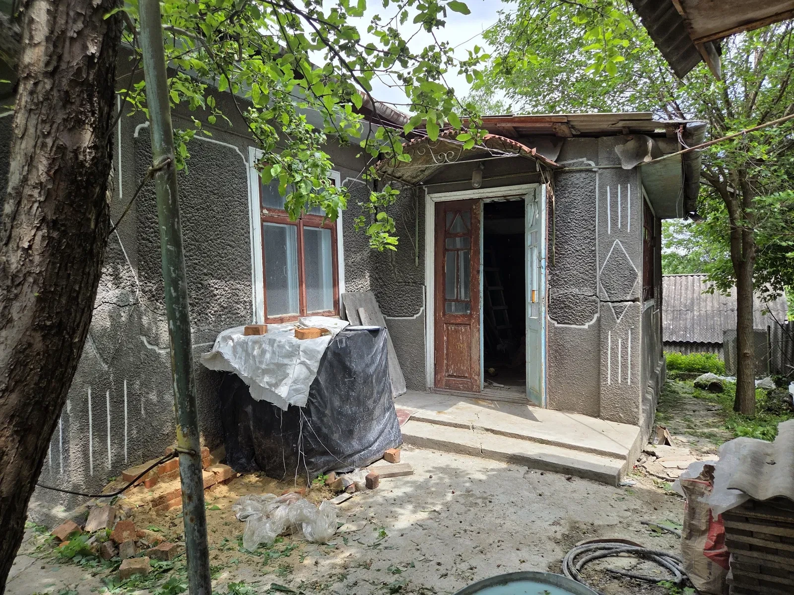 Будинок, Балта: дві кімнати з ремонтом, газ і вода