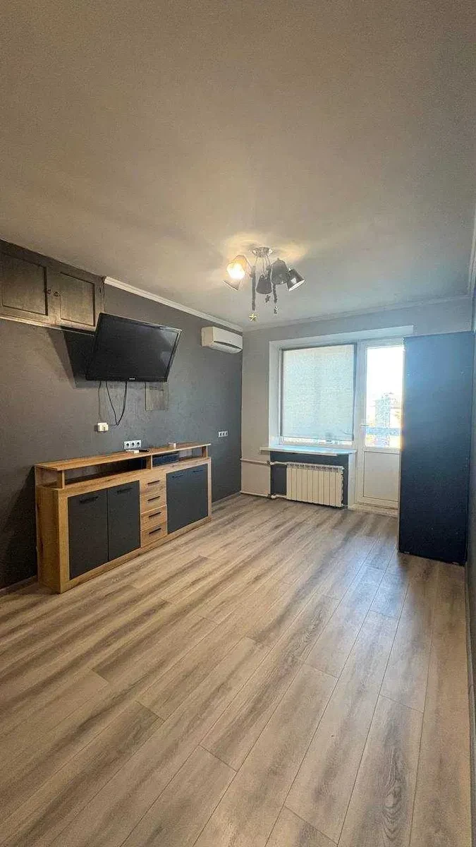 2-кімнатна квартира, Голосіївський: метро за 2 хв, газова колонка - фото 1