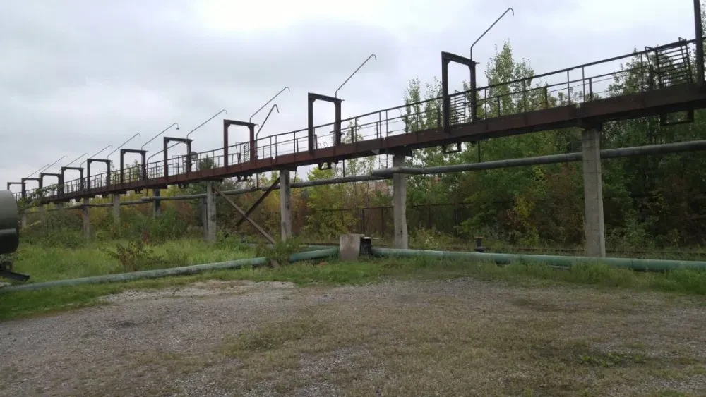 Склад, Квасилів: залізнична колія, 2 резервуари