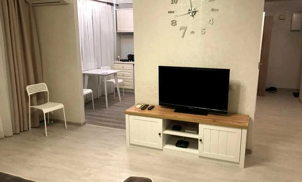 2-кімнатна квартира, Печерський: сучасний ремонт, паркомісце - фото 1