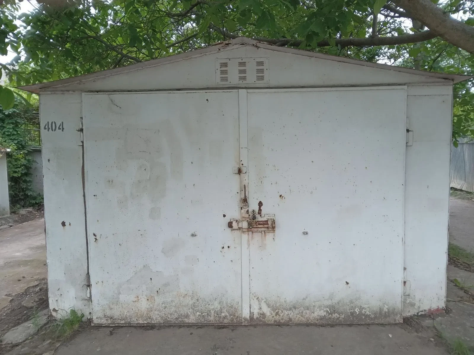 Металевий гараж: розібраний, без місця на стоянці - фото 1