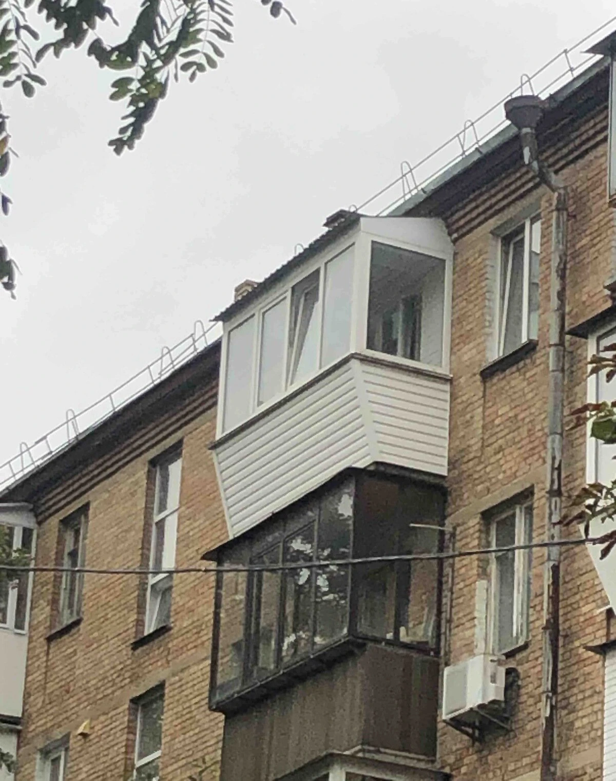 3-кімнатна квартира, Нивки: косметичний ремонт, балкон - фото 1