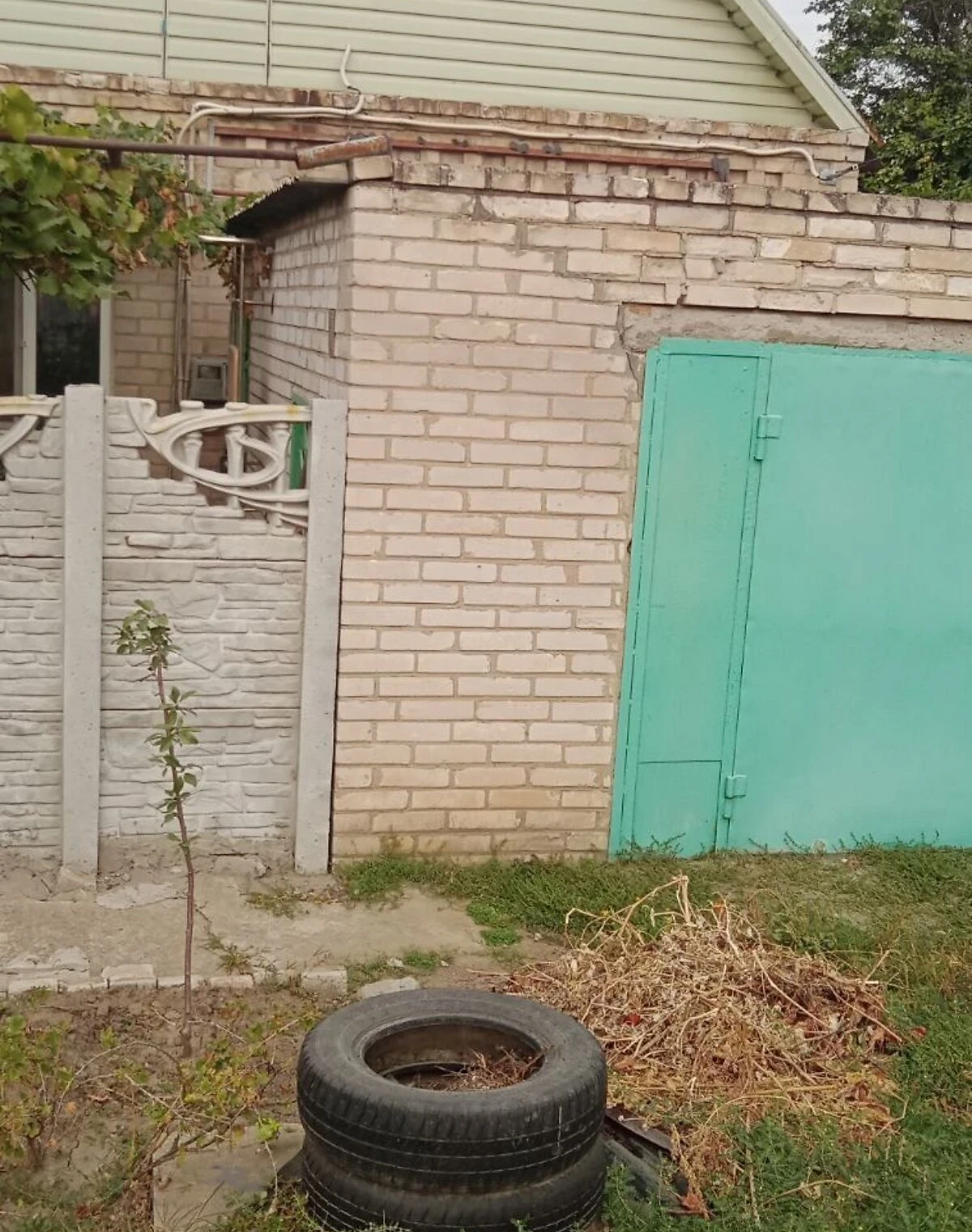 Частина будинку, Селище Димитрова: гараж із підвалом, сарай - фото 2