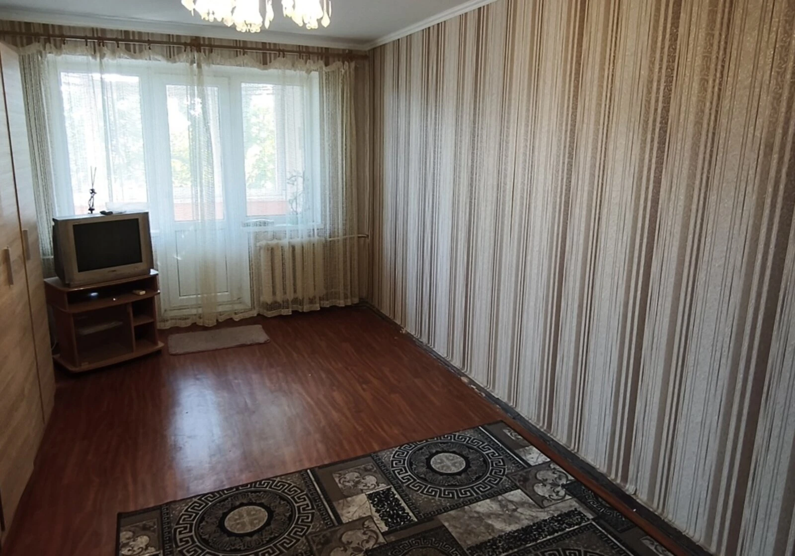 2-кімнатна квартира, Довгинцівський: косметичний ремонт, цегляні стіни - фото 1